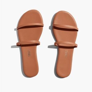 Brand new Tkees Gemma sandals. Au Naturale. Size 7